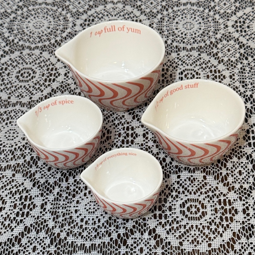 NEW Set of 4 Ceramic Nesting Measuring Cups Pink Swirl Design